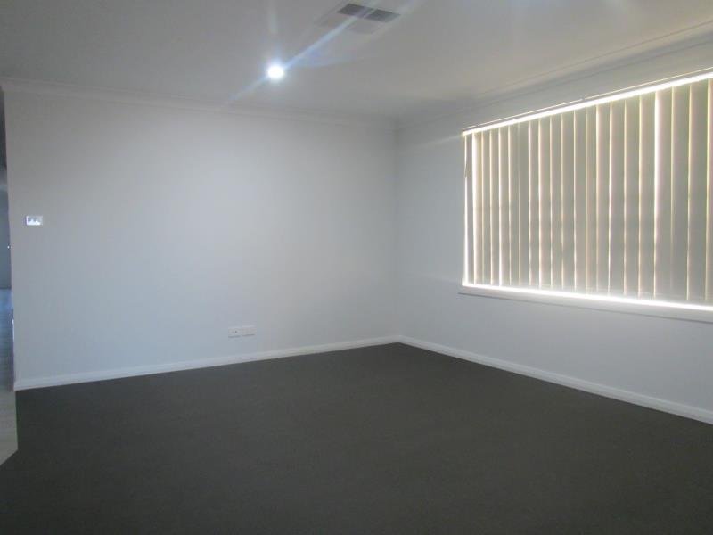 22 Kingham Street TAMWORTH 4