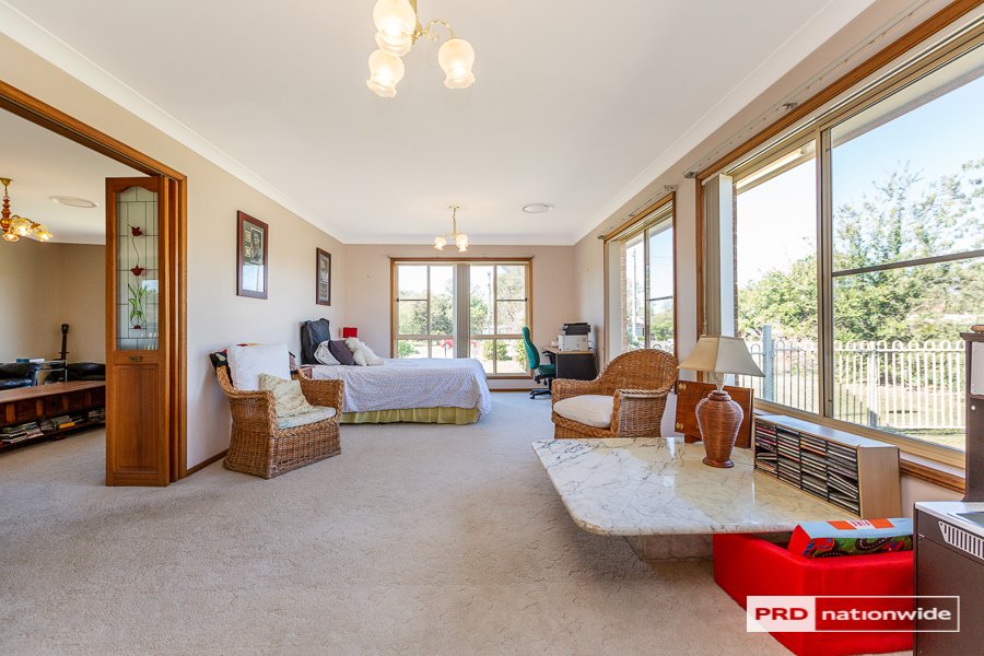 22 Kingswood Drive TAMWORTH 5