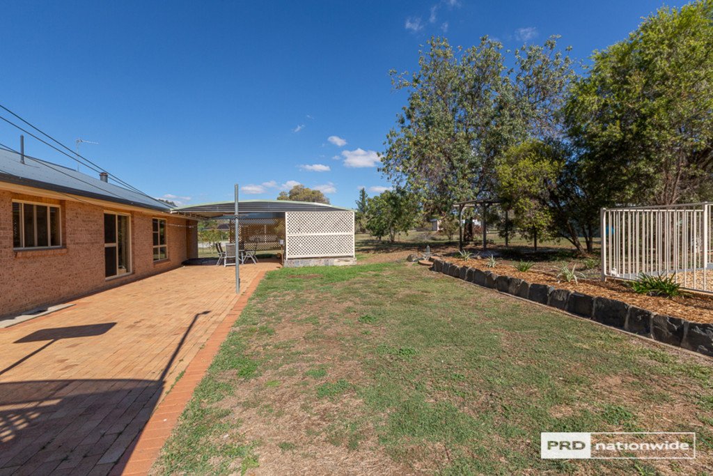 22 Kingswood Drive TAMWORTH 11