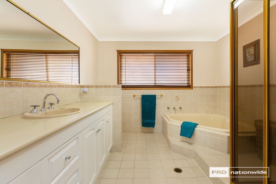 22 Kingswood Drive TAMWORTH 19