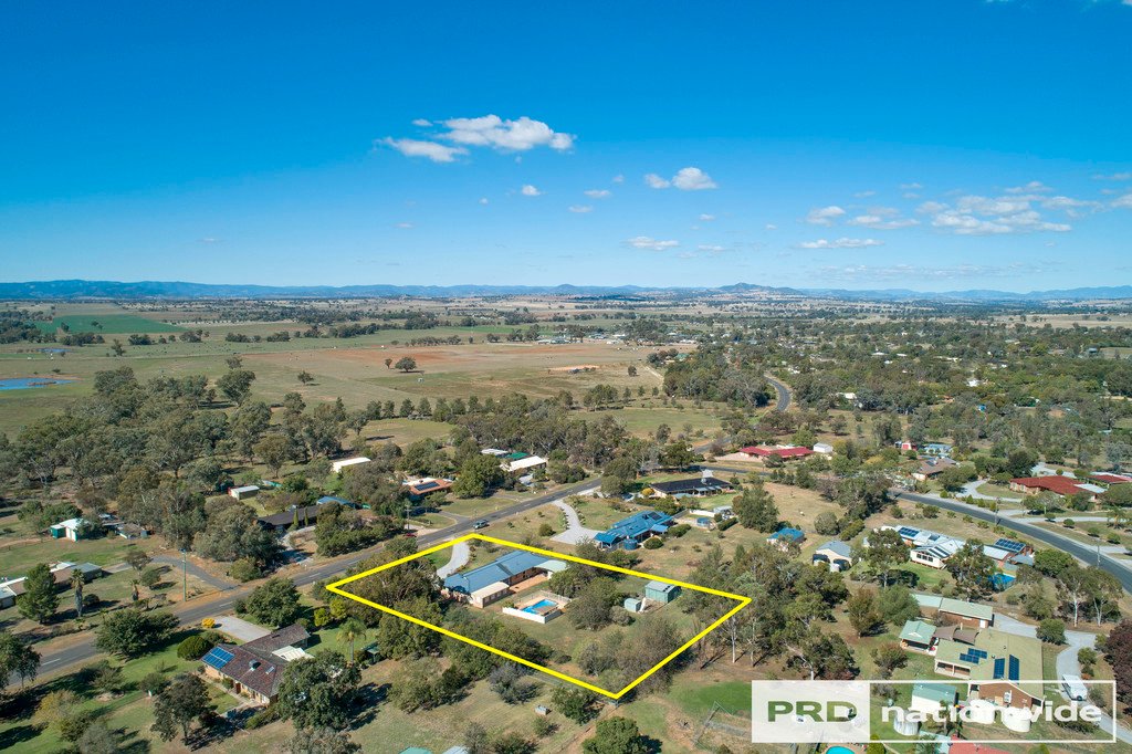 22 Kingswood Drive TAMWORTH 23