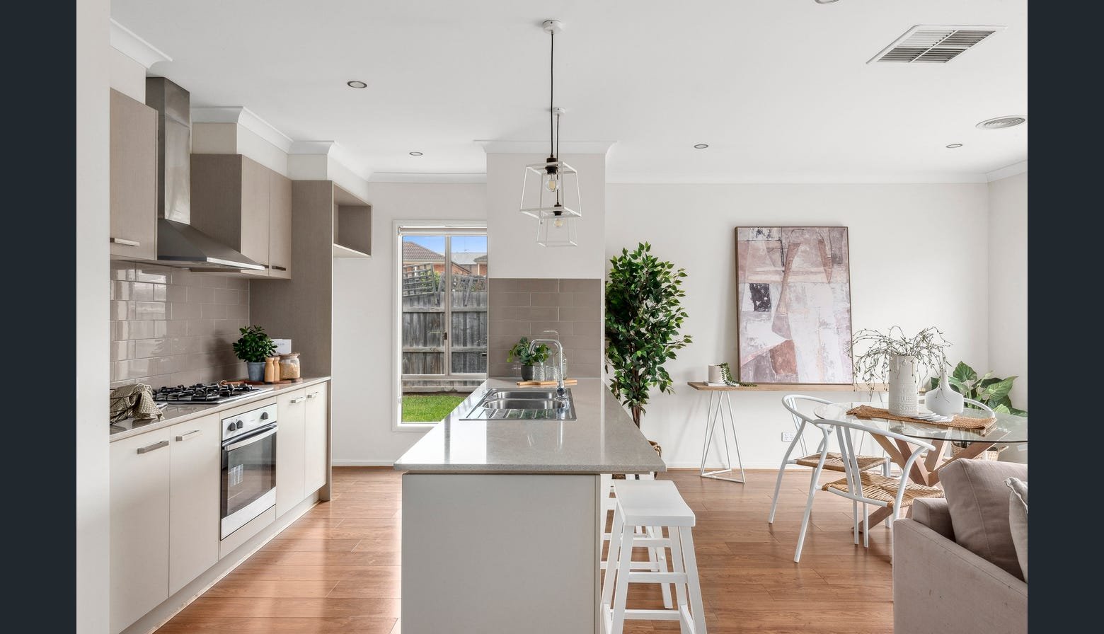 Gallery: 2/2 Kinnon Avenue