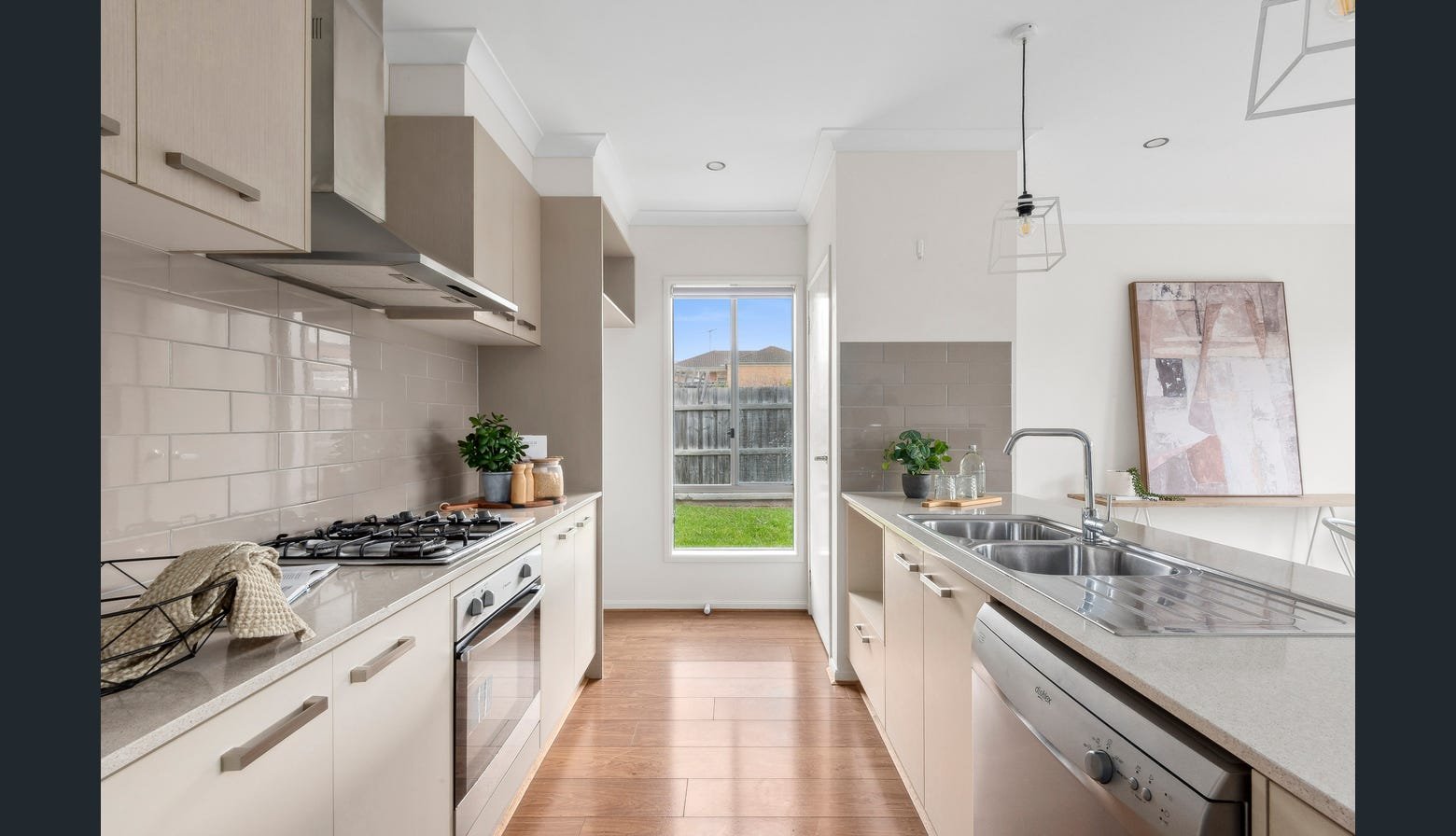 Gallery: 2/2 Kinnon Avenue