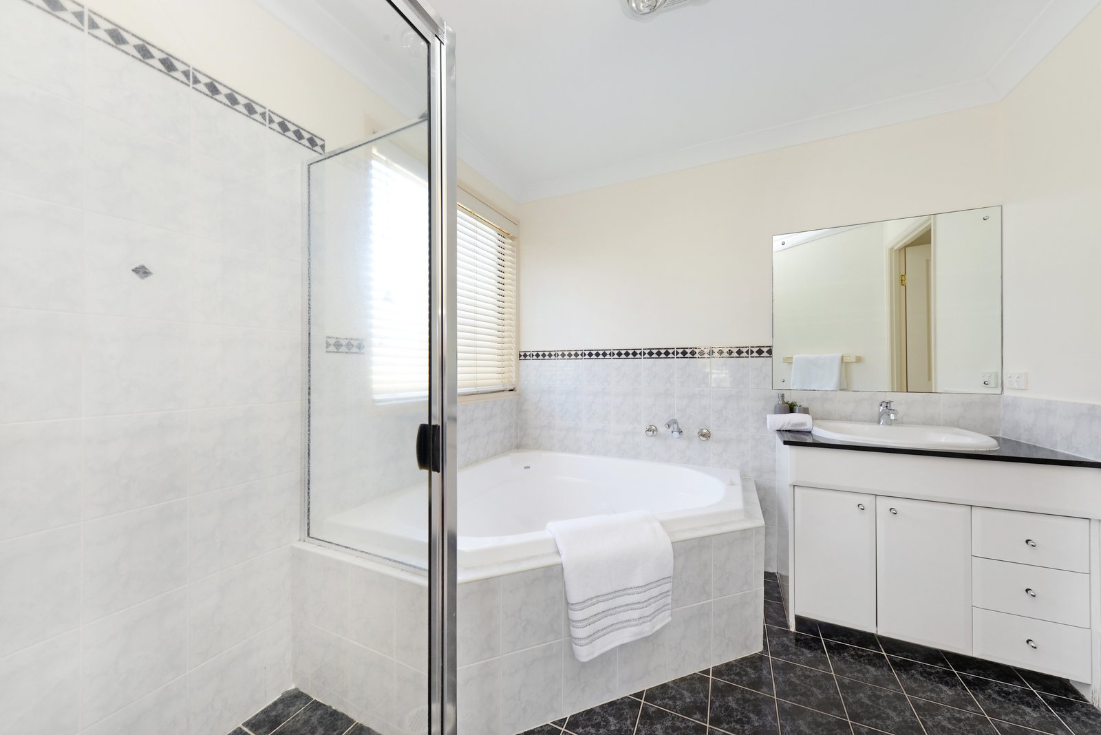 22 Knowles Avenue MATRAVILLE 17