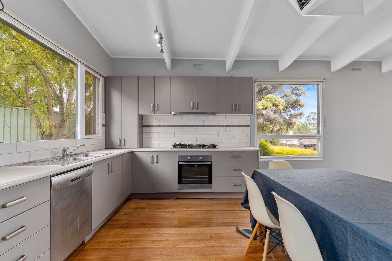 22 Leigh Avenue KENNINGTON 4