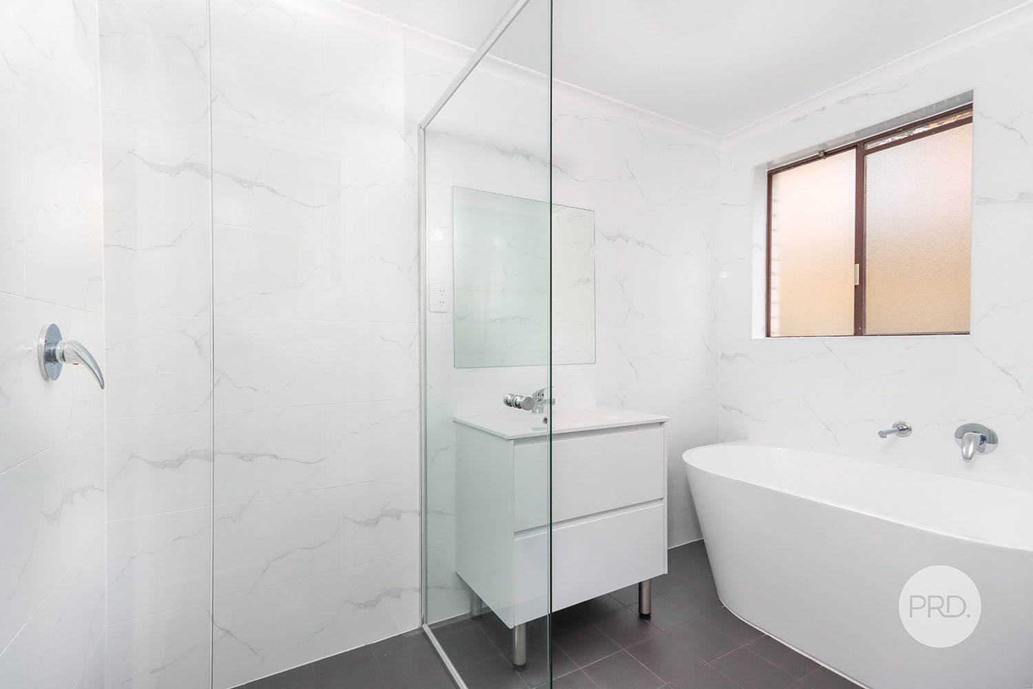 2/2 Letitia Street OATLEY 3