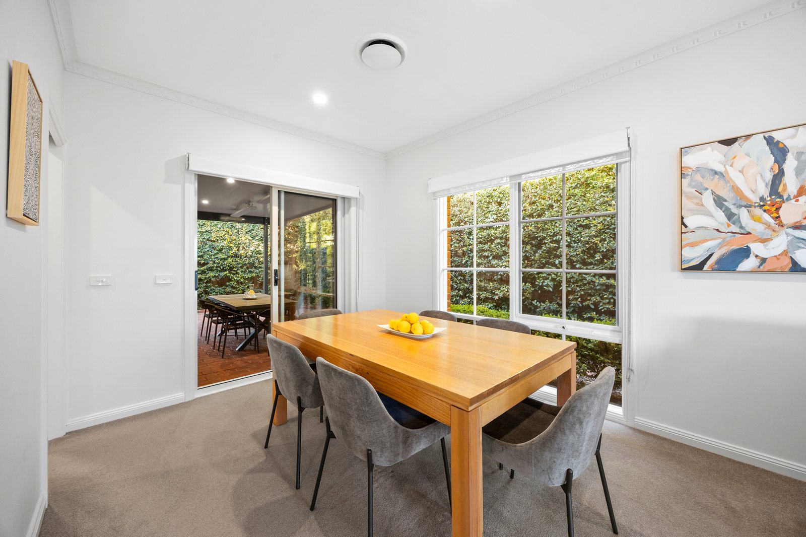 Gallery: 2/2 Llewellyn Street