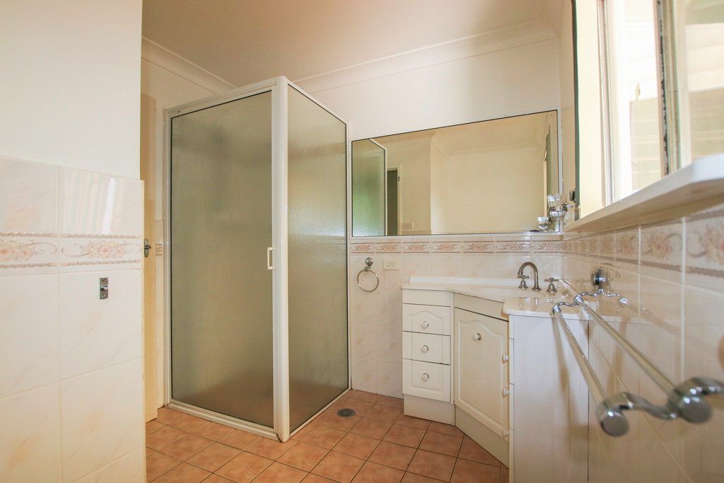 22 Lockhart Street ADELONG 4