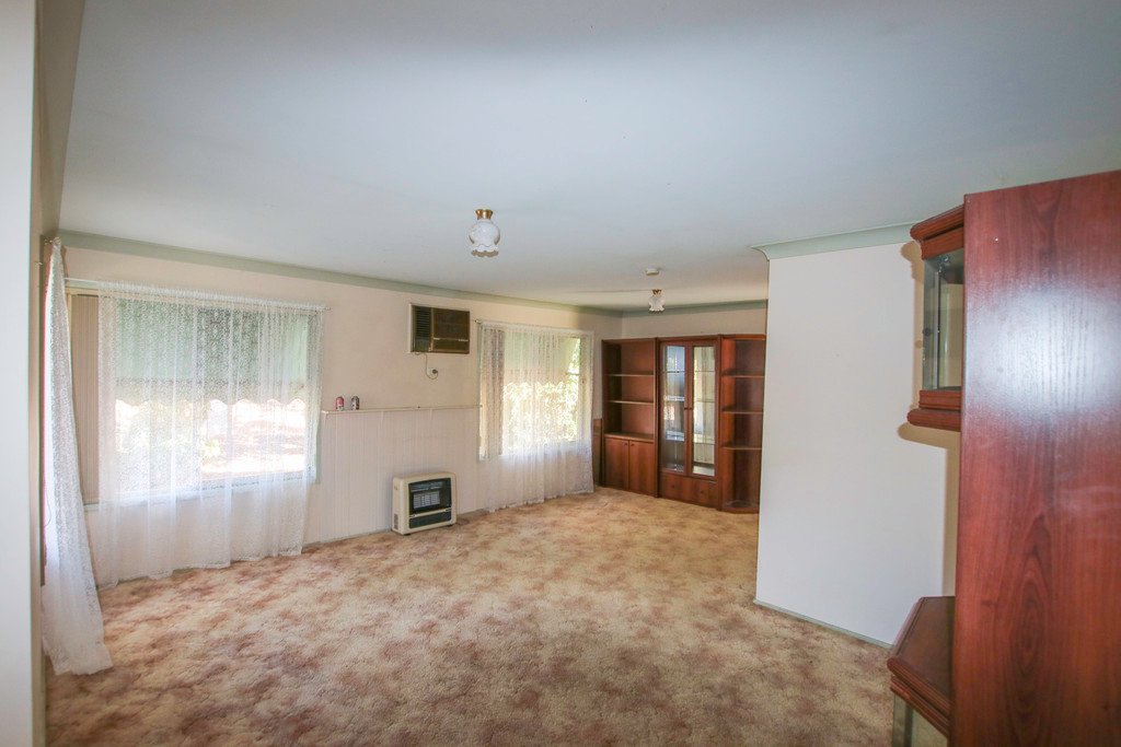 22 Lockhart Street ADELONG 6