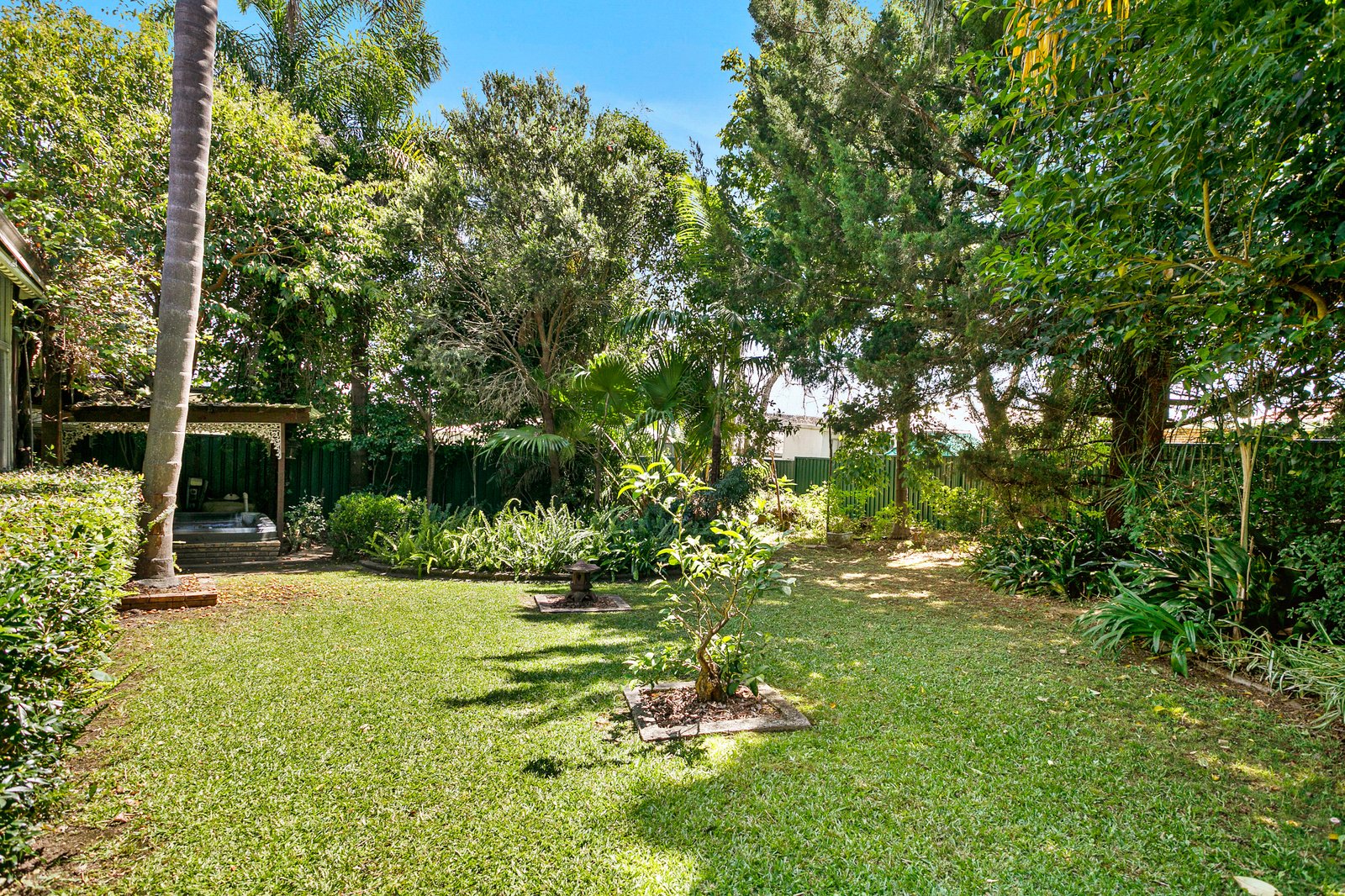 22 Macpherson Street HURSTVILLE 9