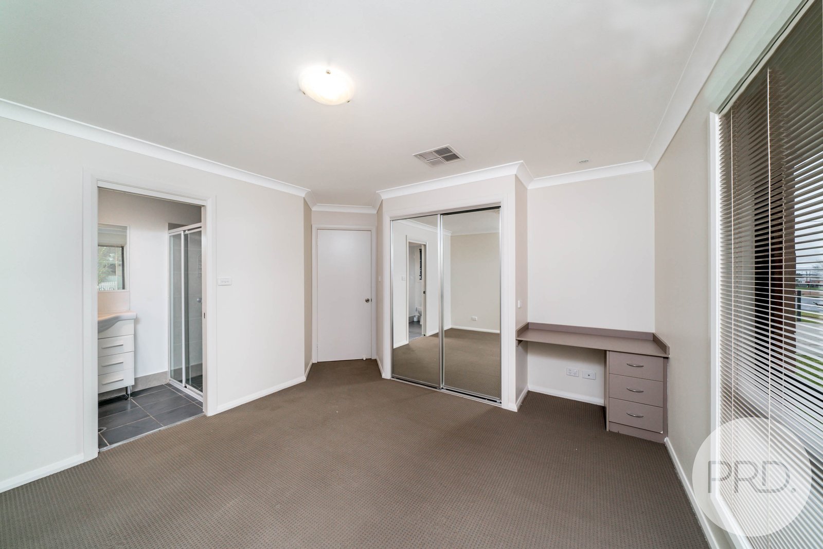 2/2 Macquarie Street MOUNT AUSTIN 6