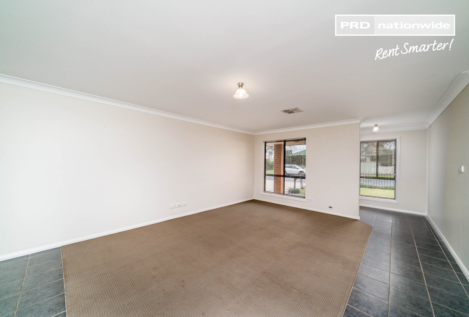 2/2 Macquarie Street MOUNT AUSTIN 3
