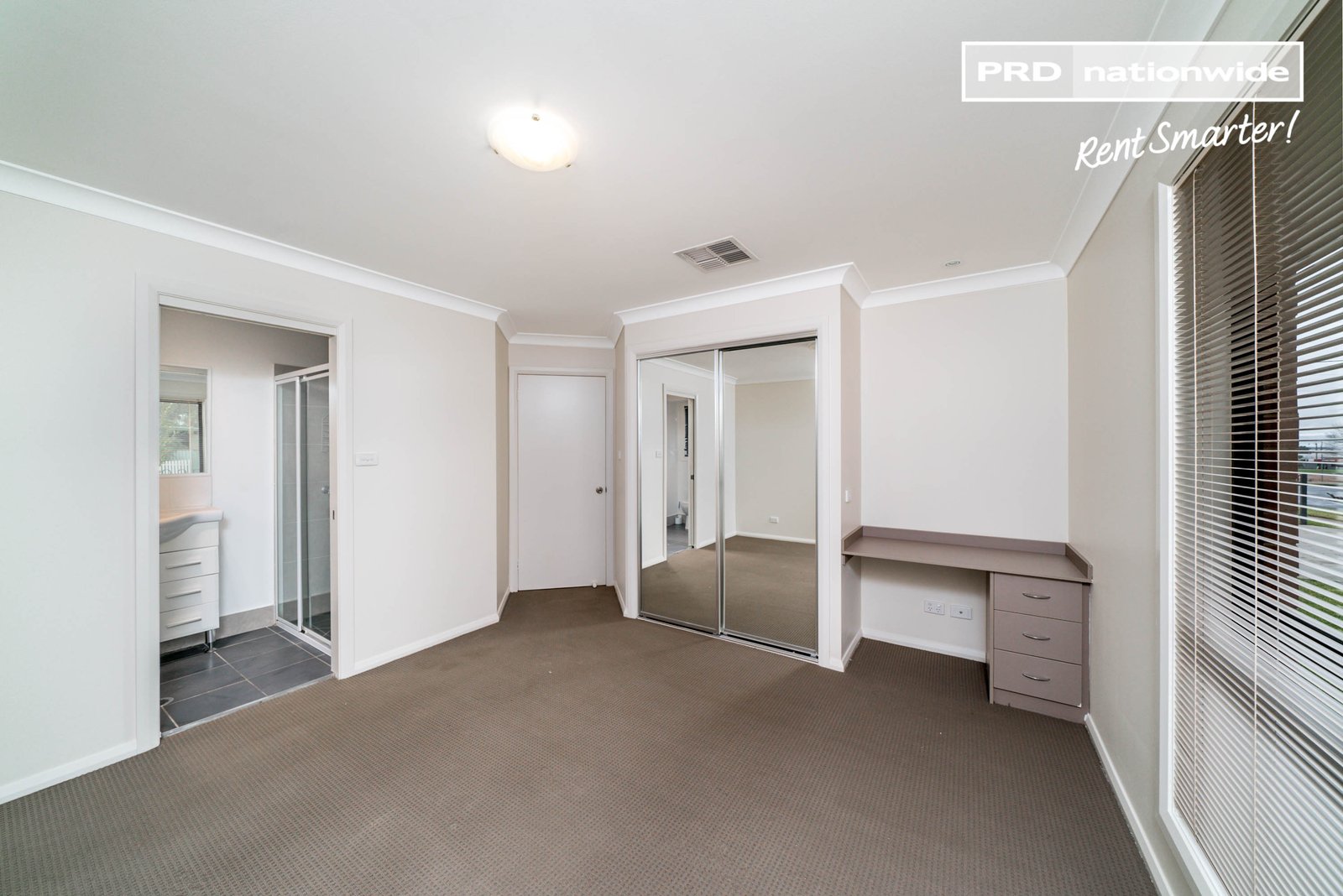 2/2 Macquarie Street MOUNT AUSTIN 6