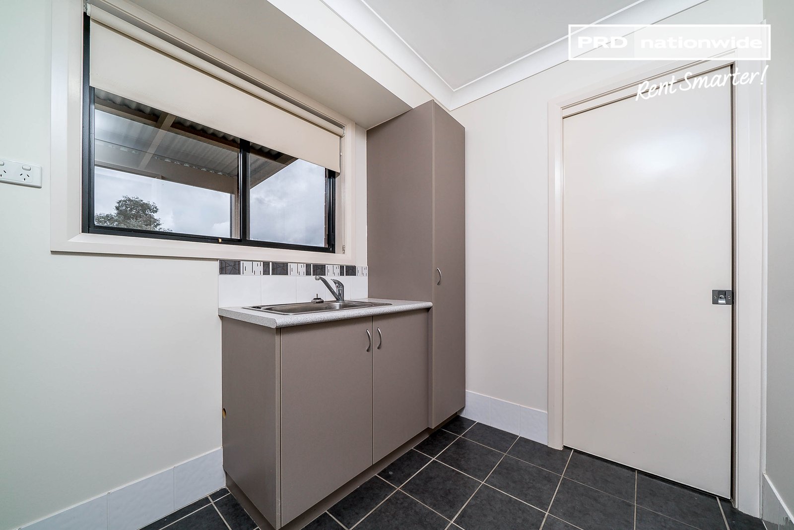 2/2 Macquarie Street MOUNT AUSTIN 7