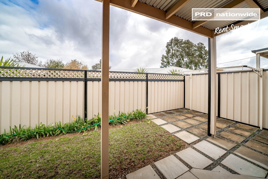 2/2 Macquarie Street MOUNT AUSTIN 8