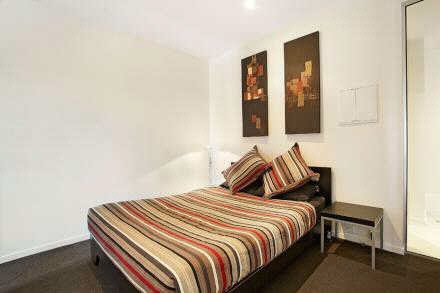 Gallery: 2/2 Maddock Street