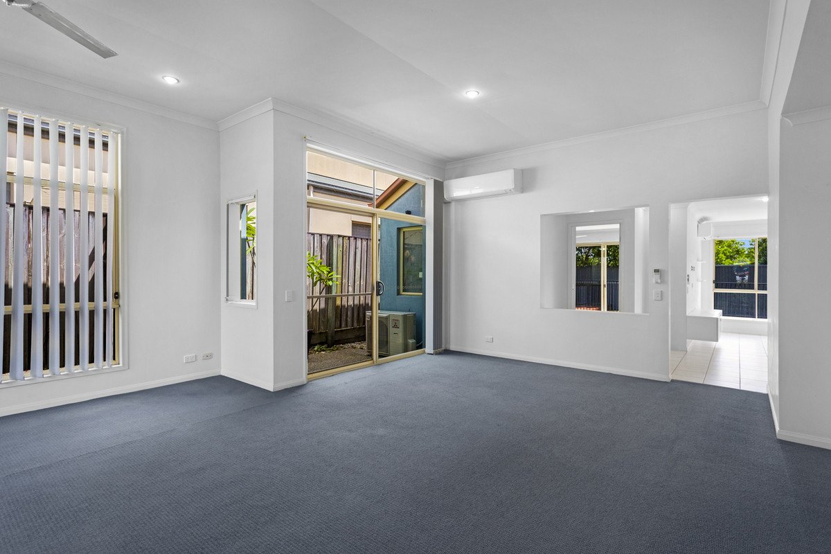 22 Majorca Crescent Varsity Lakes 4