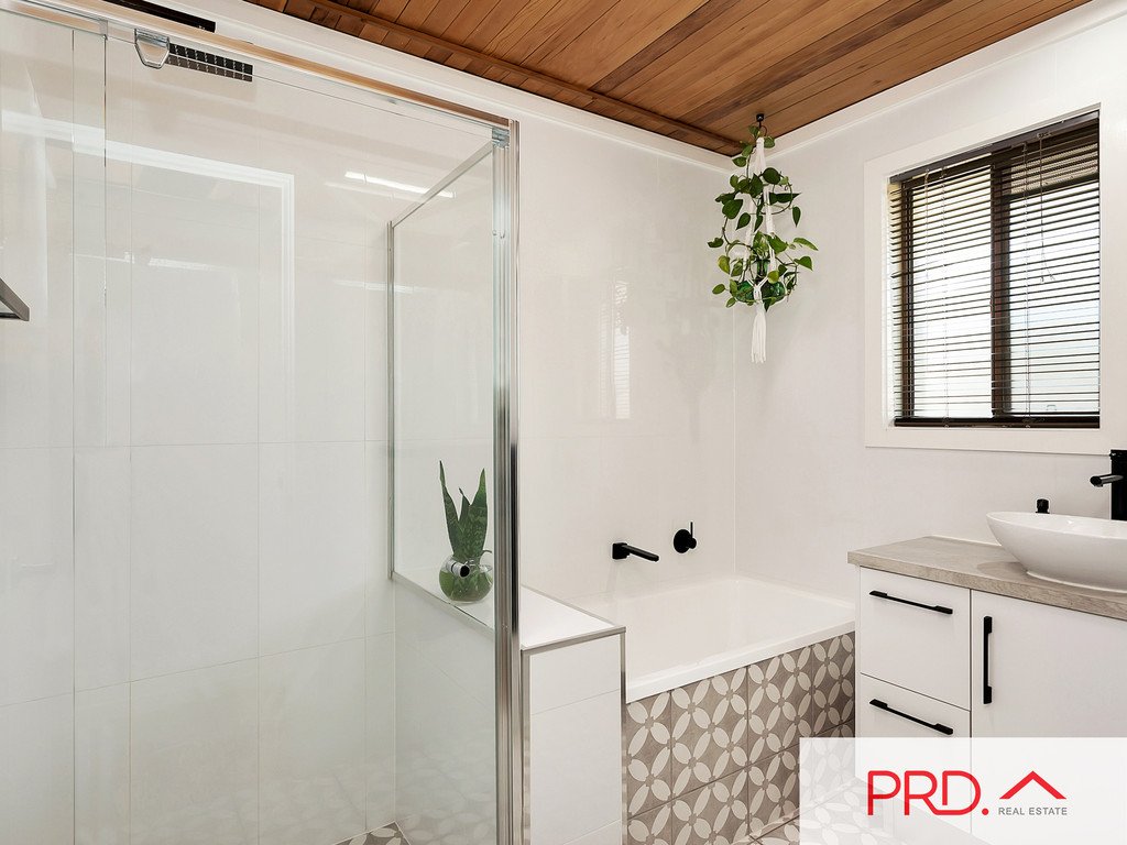 22 Manakin Ave  BURLEIGH WATERS 8