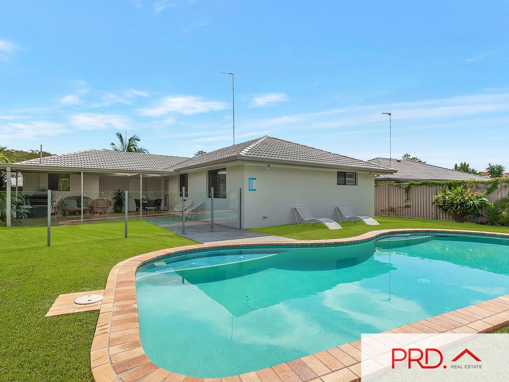 22 Manakin Ave  BURLEIGH WATERS 13