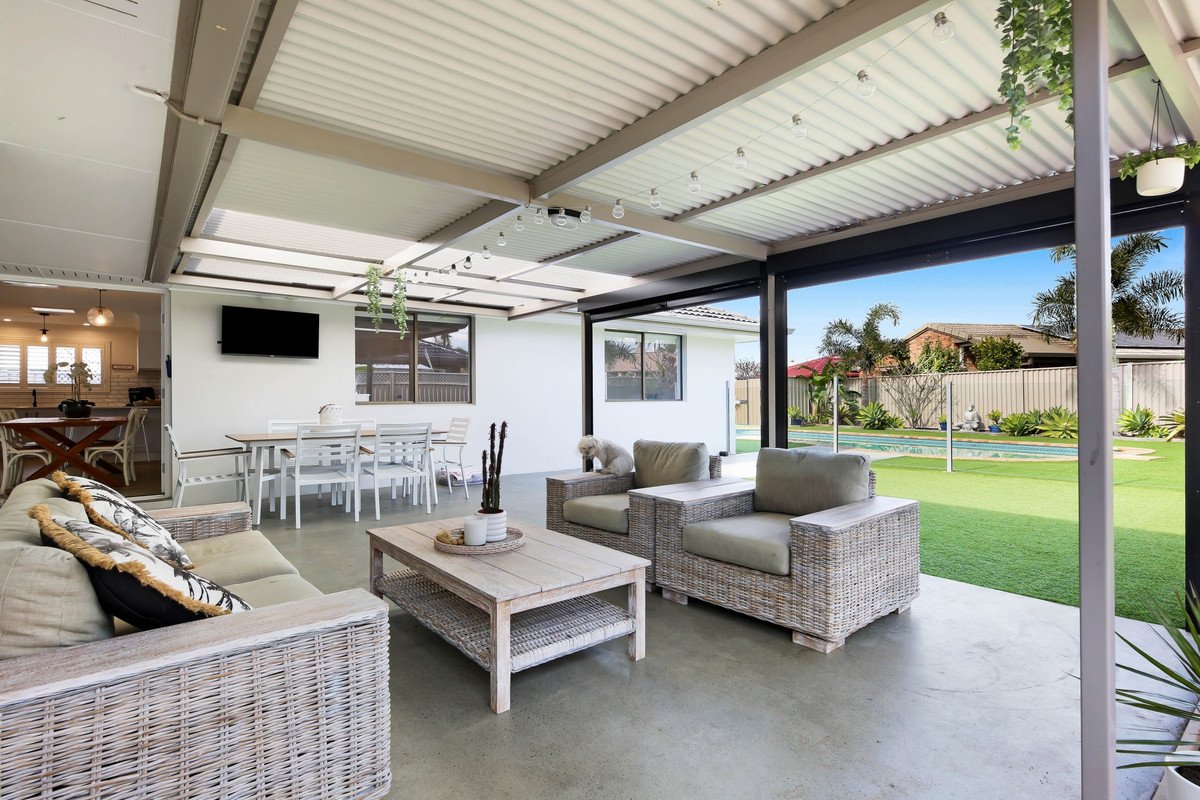 22 Manakin Avenue BURLEIGH WATERS 7