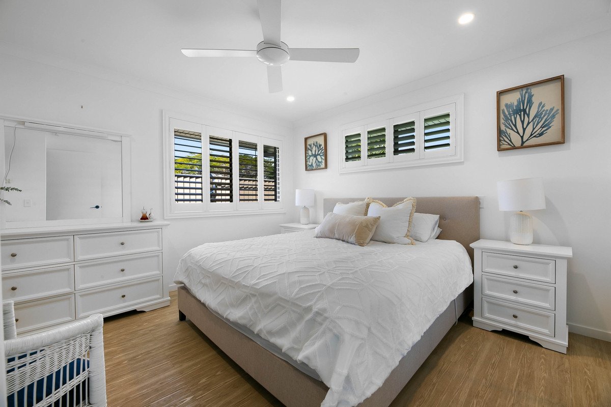 22 Manakin Avenue BURLEIGH WATERS 9