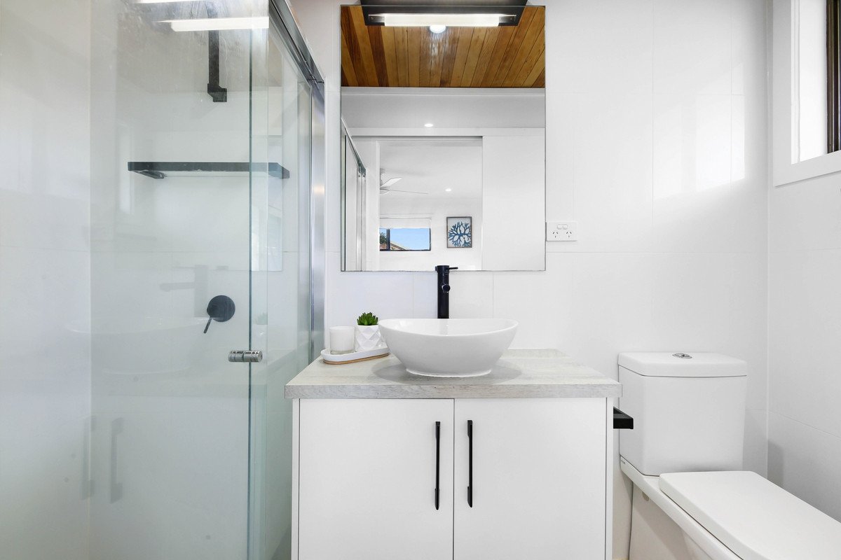 22 Manakin Avenue BURLEIGH WATERS 11