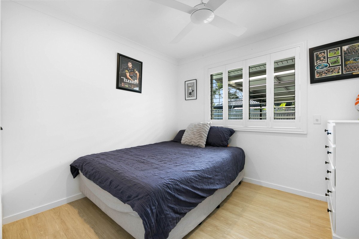 22 Manakin Avenue BURLEIGH WATERS 13