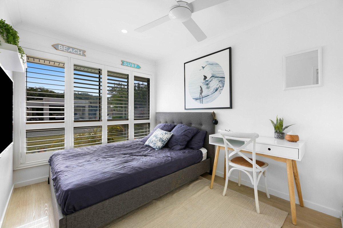 22 Manakin Avenue BURLEIGH WATERS 14