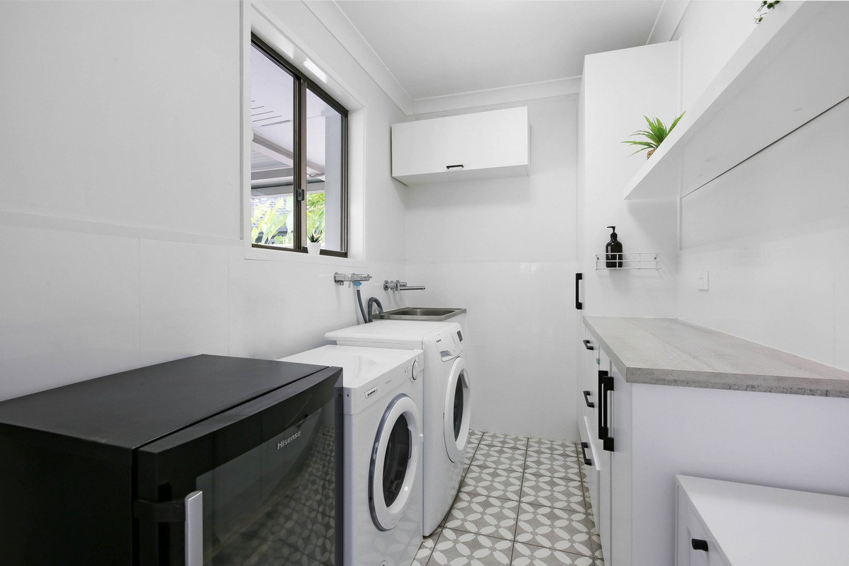 22 Manakin Avenue BURLEIGH WATERS 17