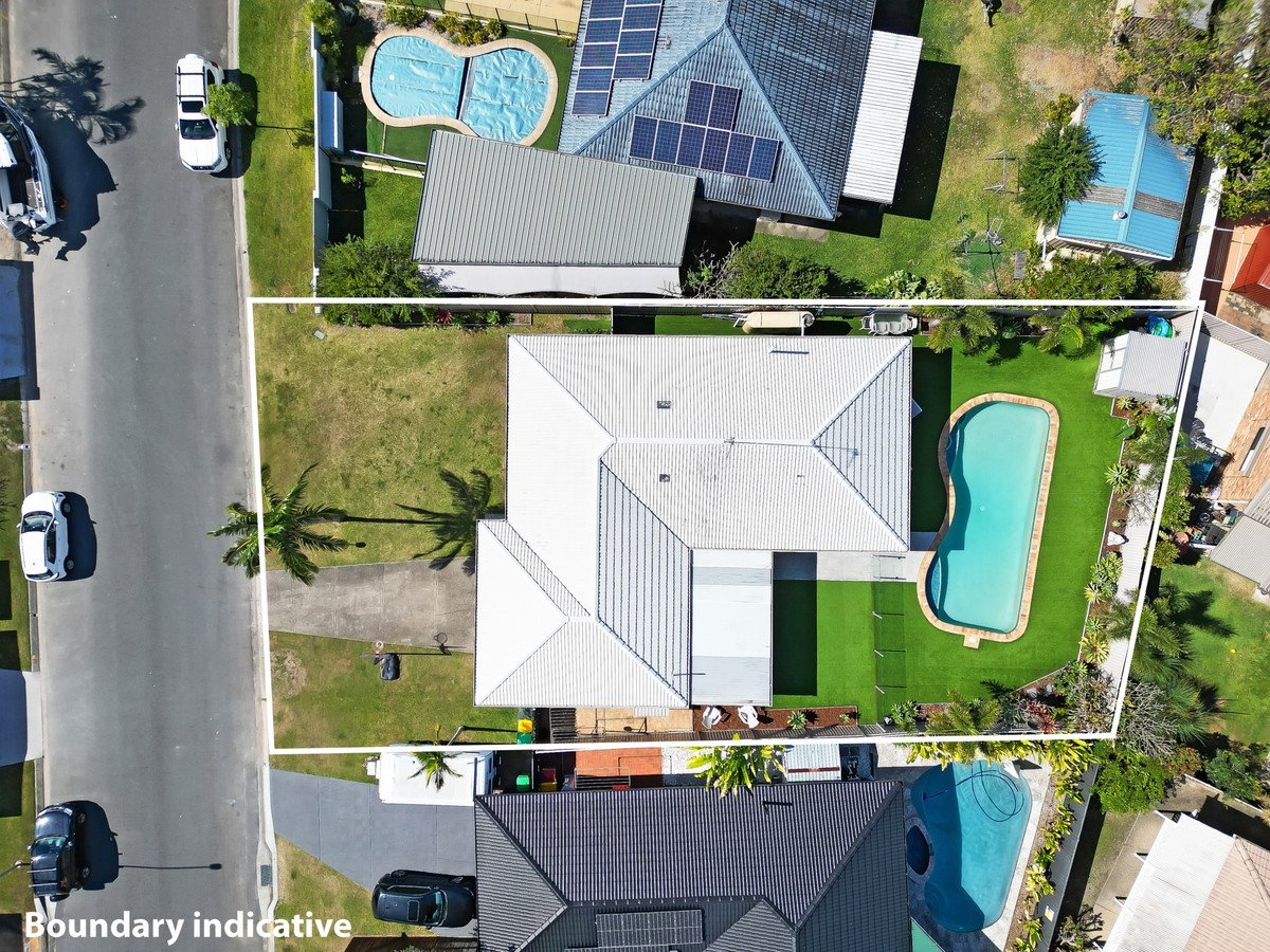 22 Manakin Avenue BURLEIGH WATERS 19