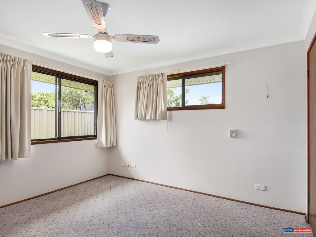 22 Manakin Avenue BURLEIGH WATERS 5