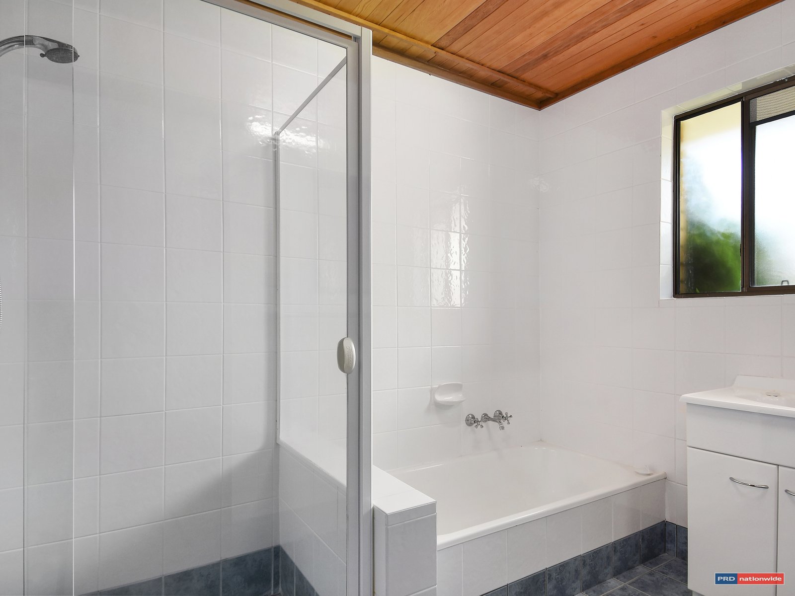 22 Manakin Avenue BURLEIGH WATERS 9