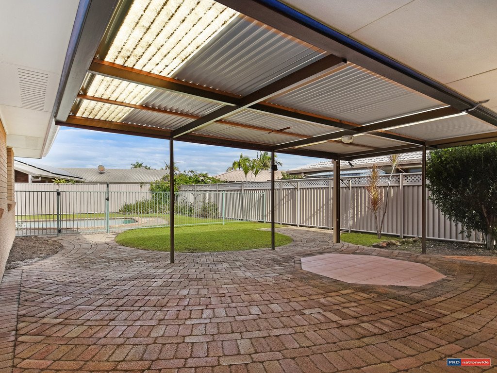 22 Manakin Avenue BURLEIGH WATERS 11