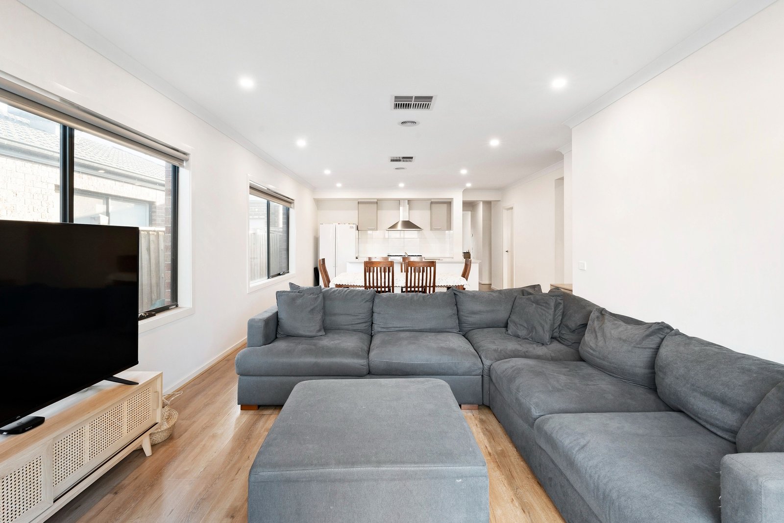 Real Estate and Property in 22 Maplewood Circuit, Truganina, VIC