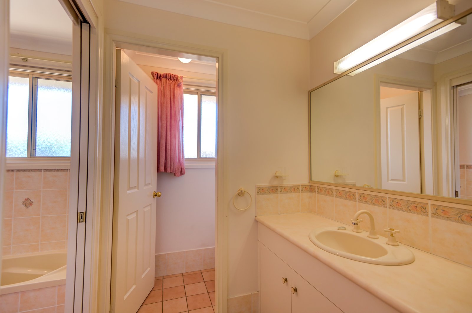 22 Margaret Street TAMWORTH 12