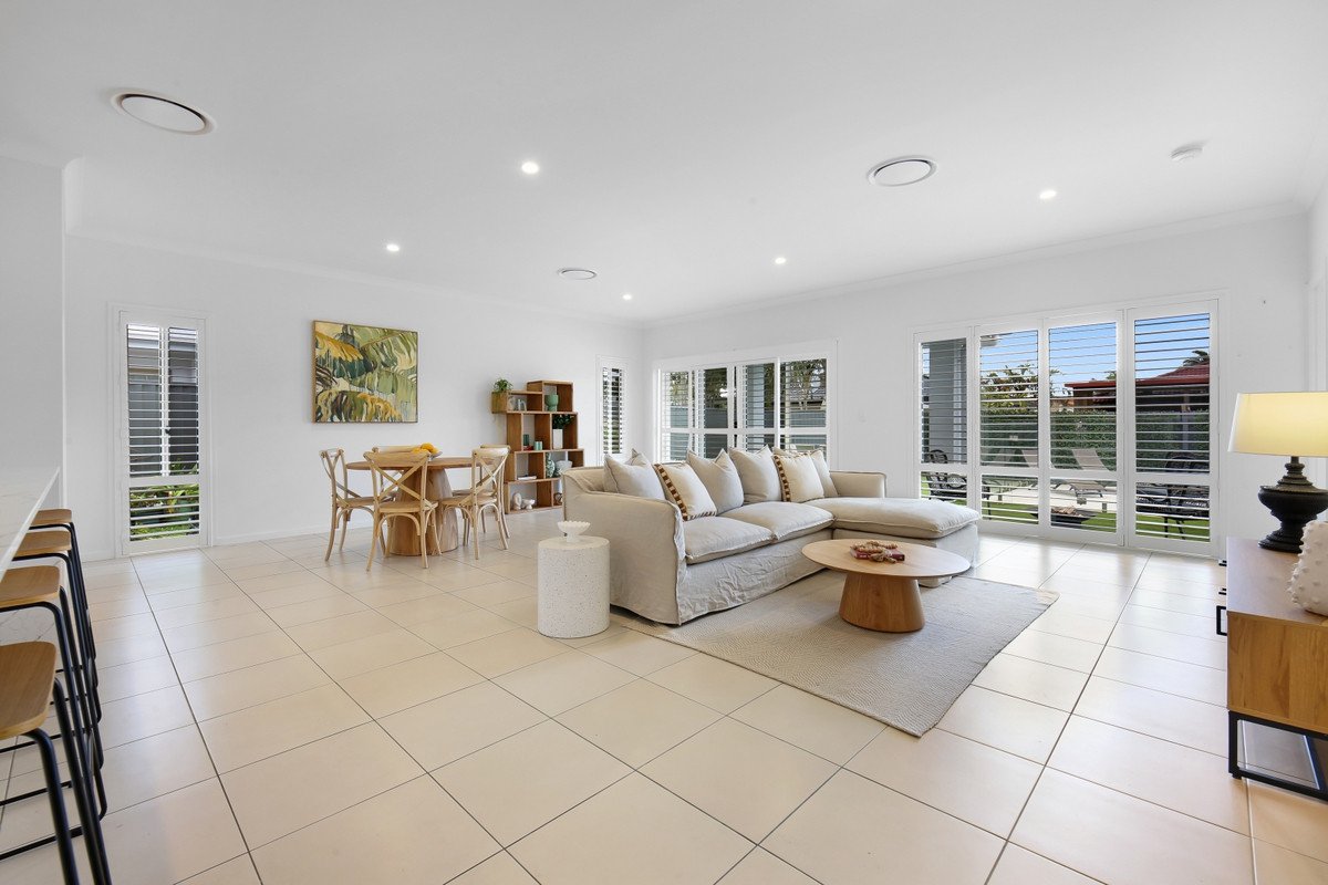 22 Marks Drive Varsity Lakes 8