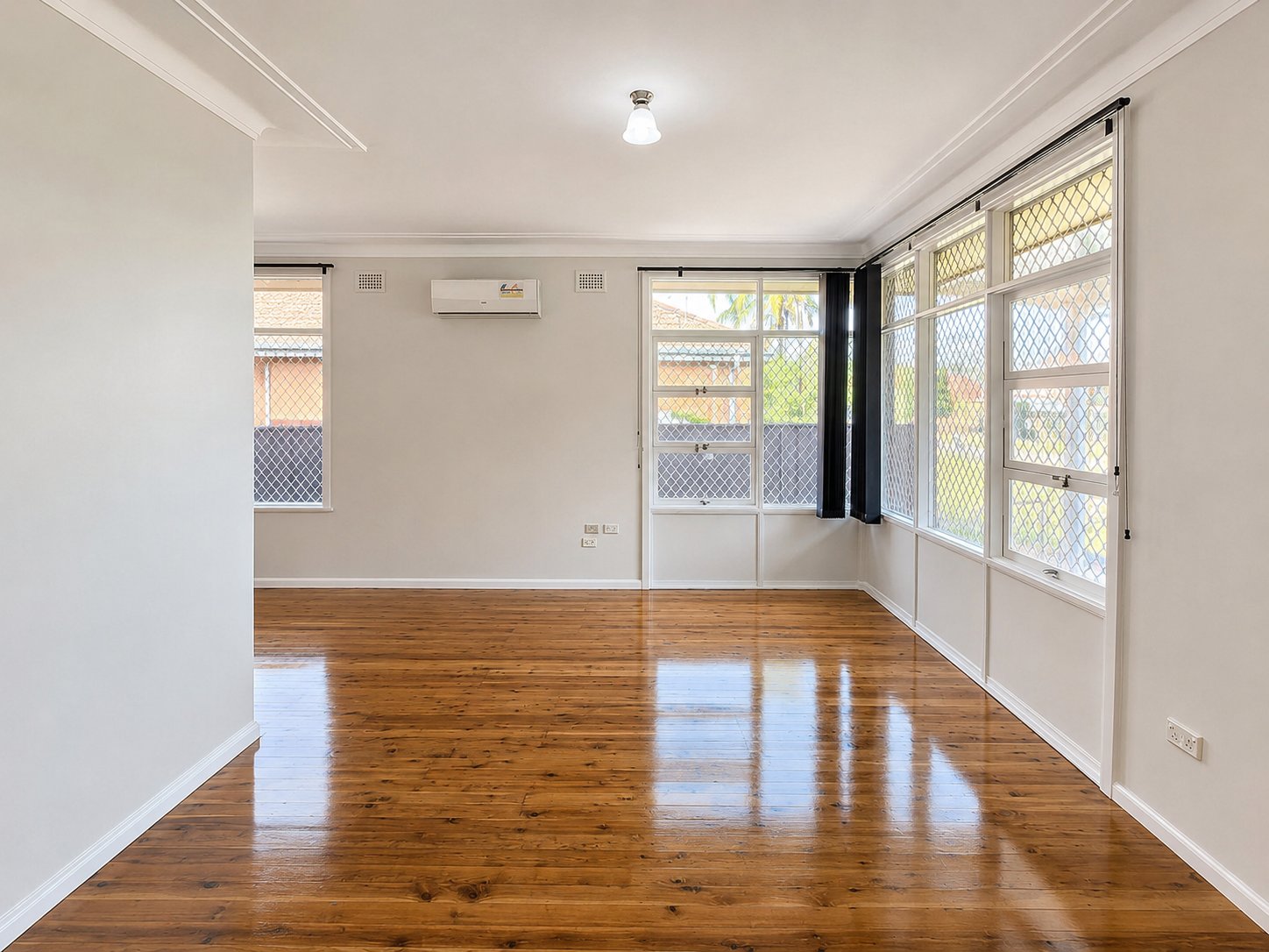 22 Mayberry Cres  LIVERPOOL 4