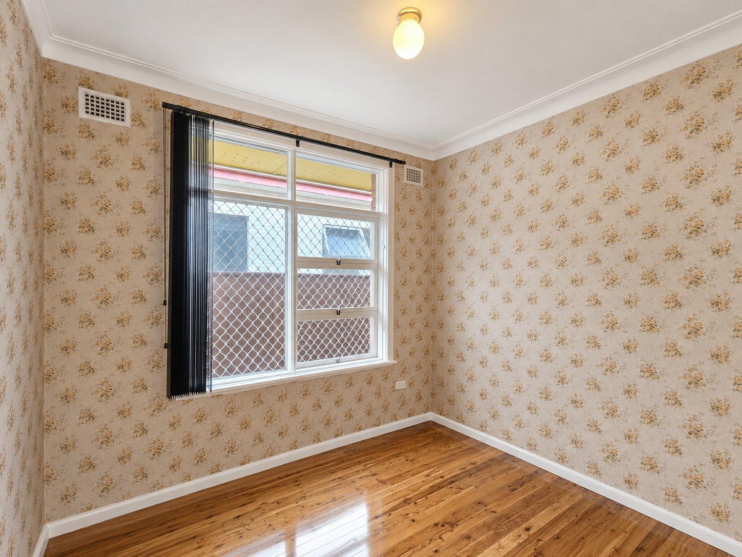 22 Mayberry Cres  LIVERPOOL 6