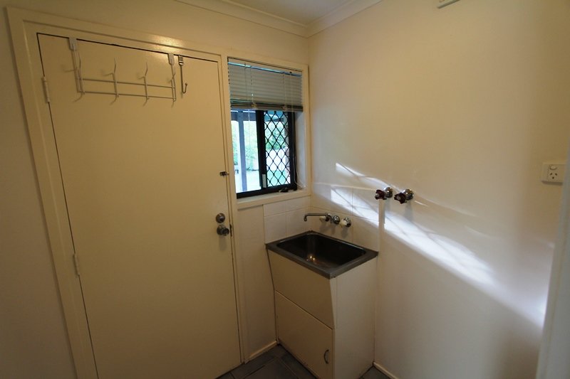 22 McCowan Street ASHMORE 11