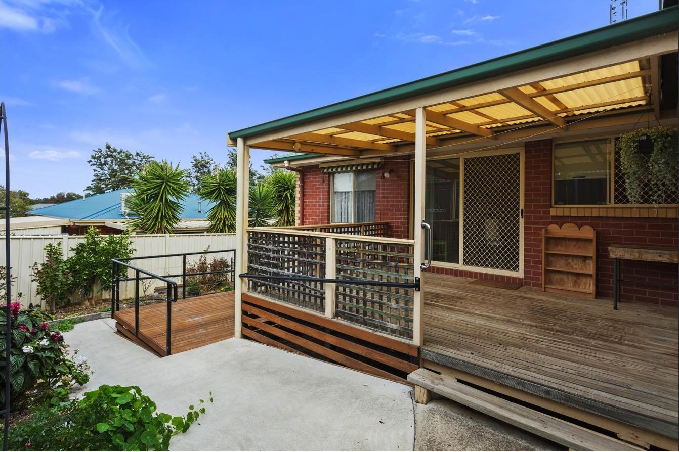 22 McGowan Street LONG GULLY 6