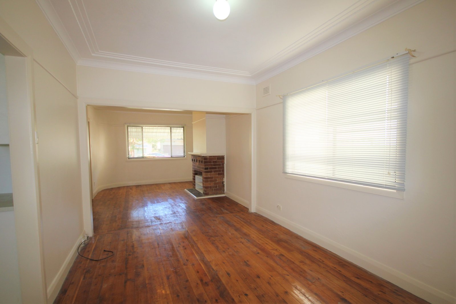 22 Mercury Street BEVERLY HILLS 4