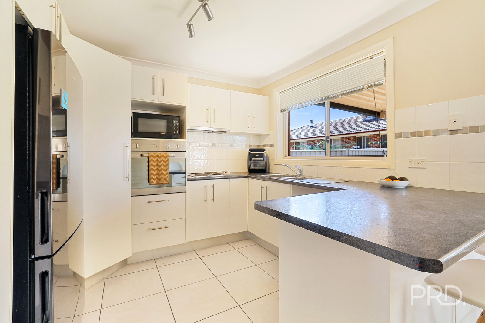 2/2 Minimbah Close TAMWORTH 7