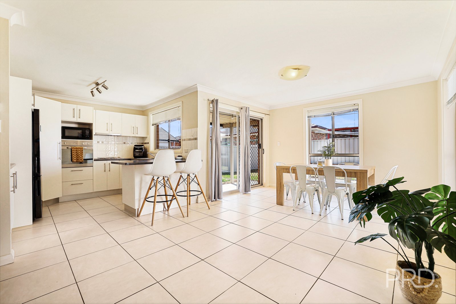 2/2 Minimbah Close TAMWORTH 9