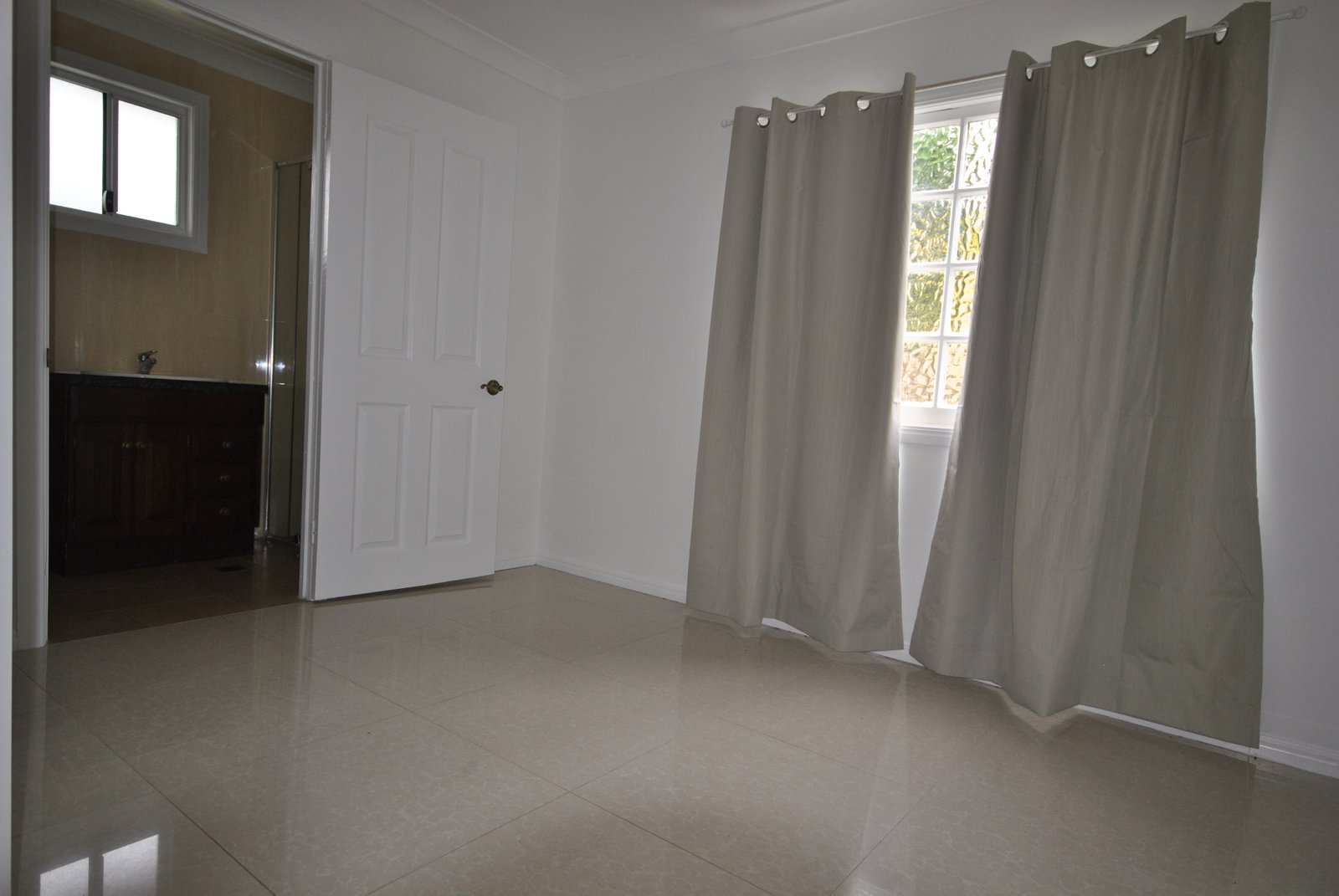 22 Minnie Street (Downstairs House) SOUTHPORT 8