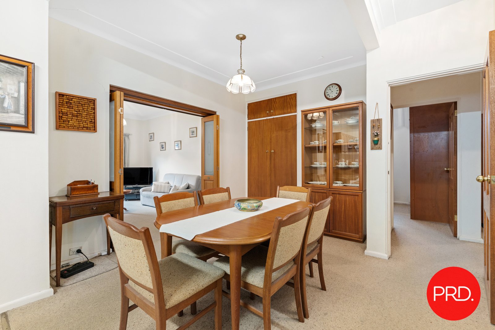 22 Moorefield Avenue KOGARAH 4