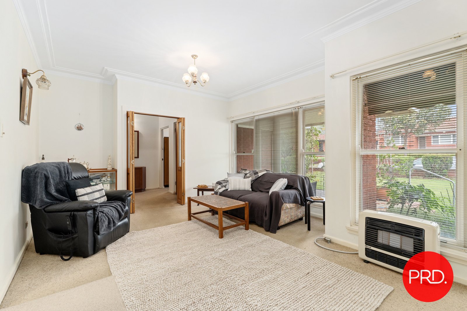 22 Moorefield Avenue KOGARAH 5