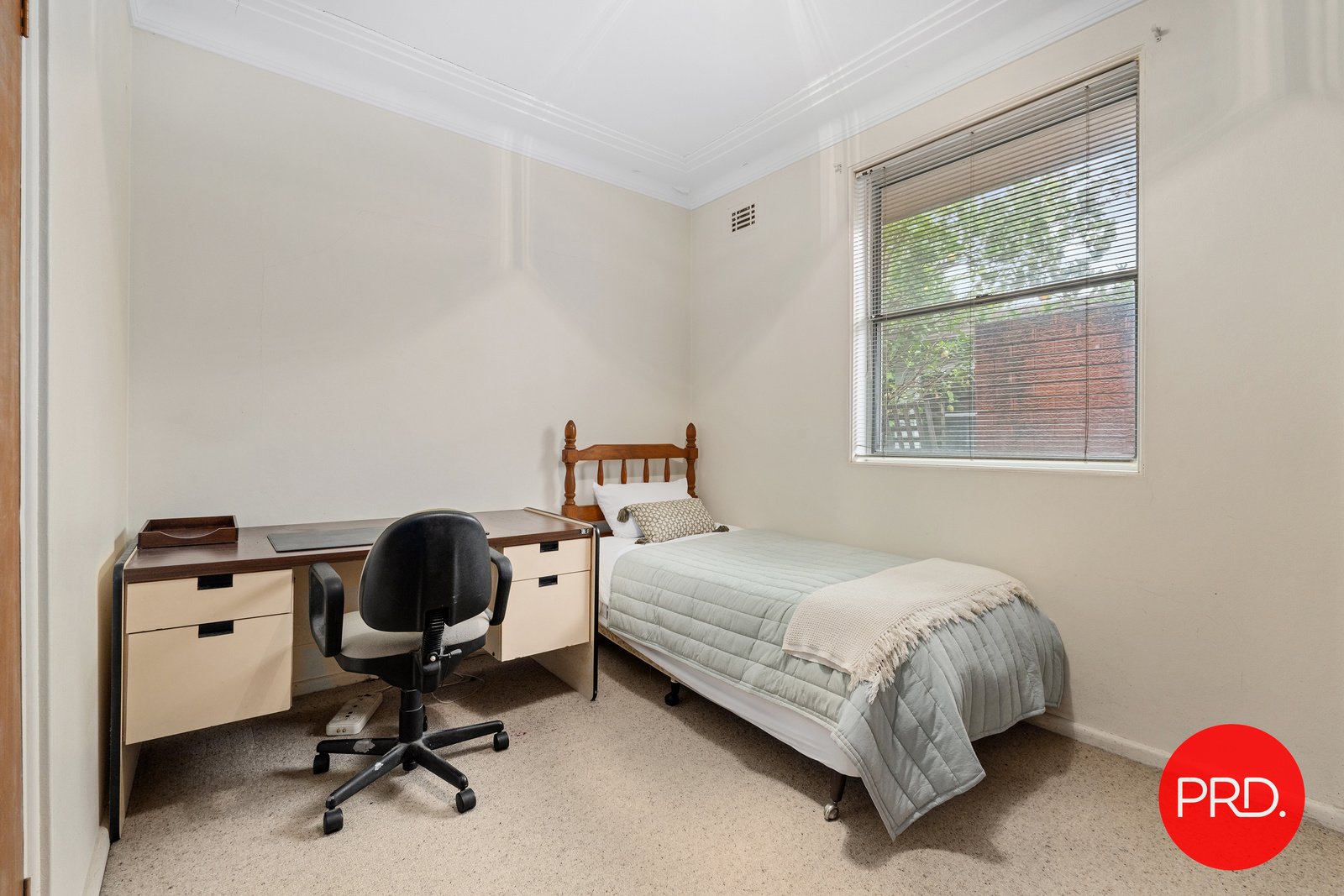 22 Moorefield Avenue KOGARAH 9