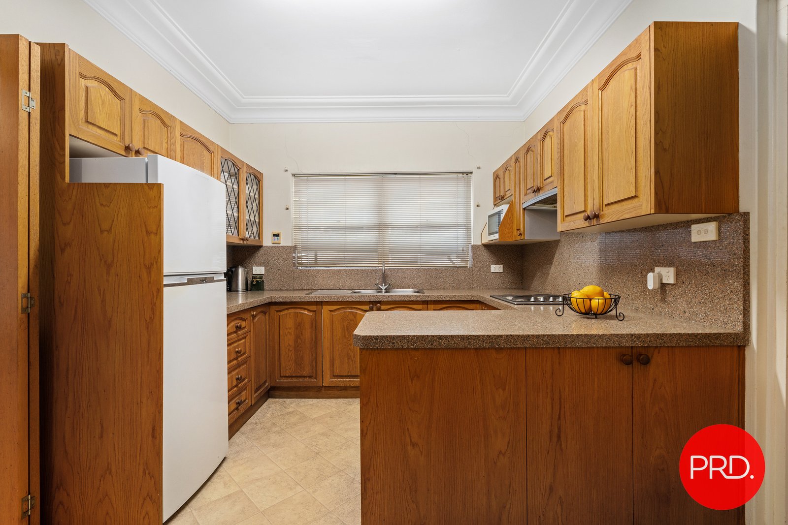 22 Moorefield Avenue KOGARAH 13
