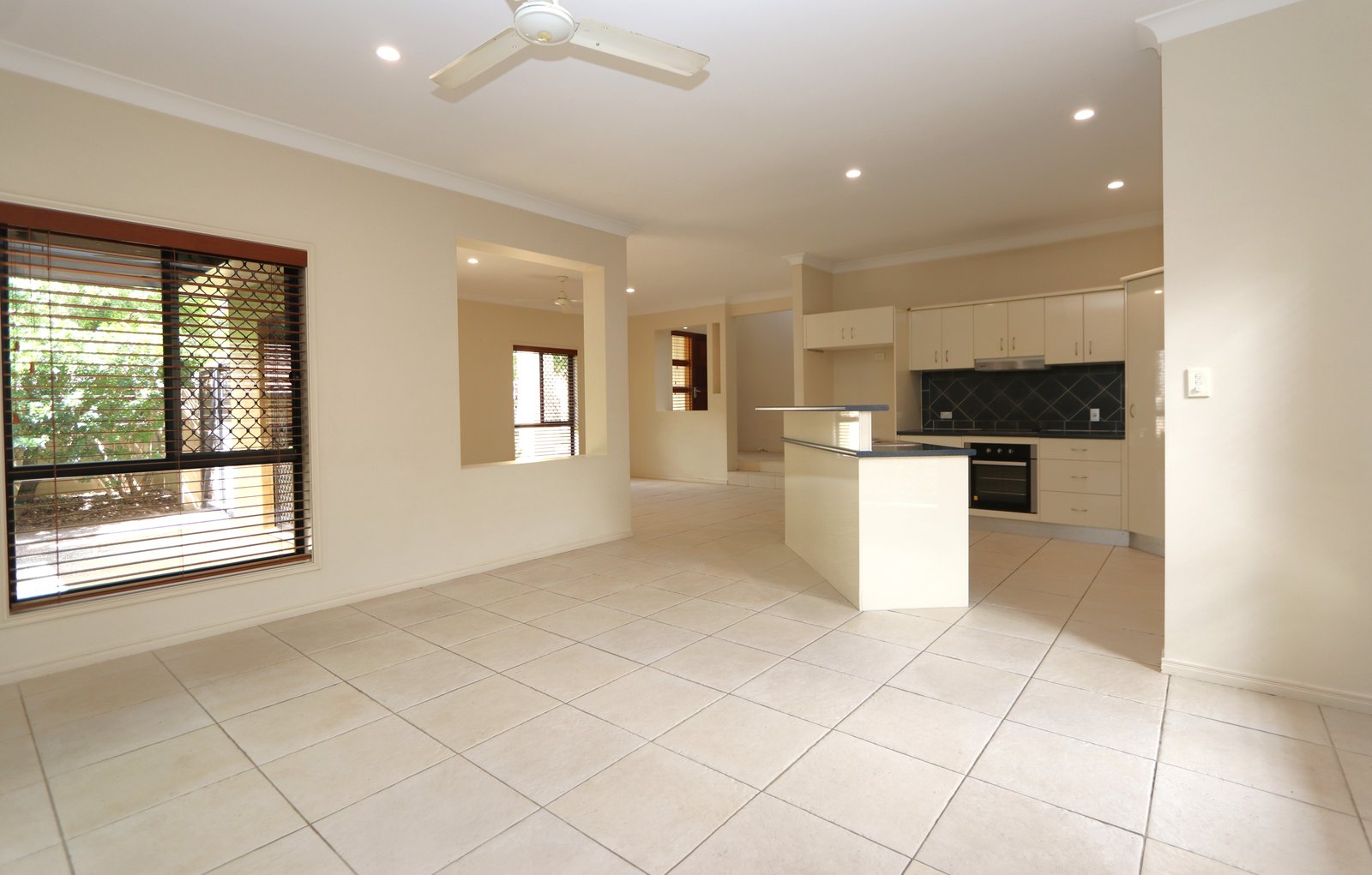 22 Mulgrave Crescent VARSITY LAKES 5