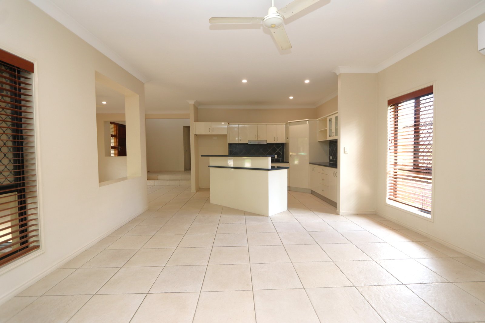 22 Mulgrave Crescent VARSITY LAKES 6